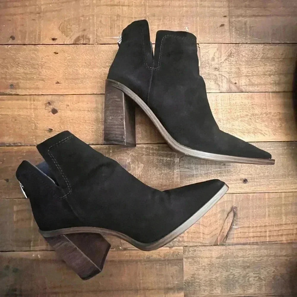 💗 Vince Camuto Suede Black Booties - Size 9.5M - Picture 1 of 4